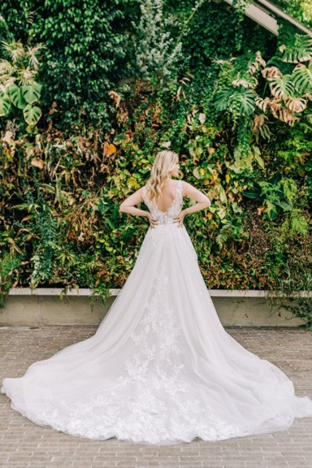 Rückenfreies Brautkleid
