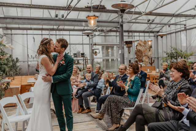 Ceremonie in een kas