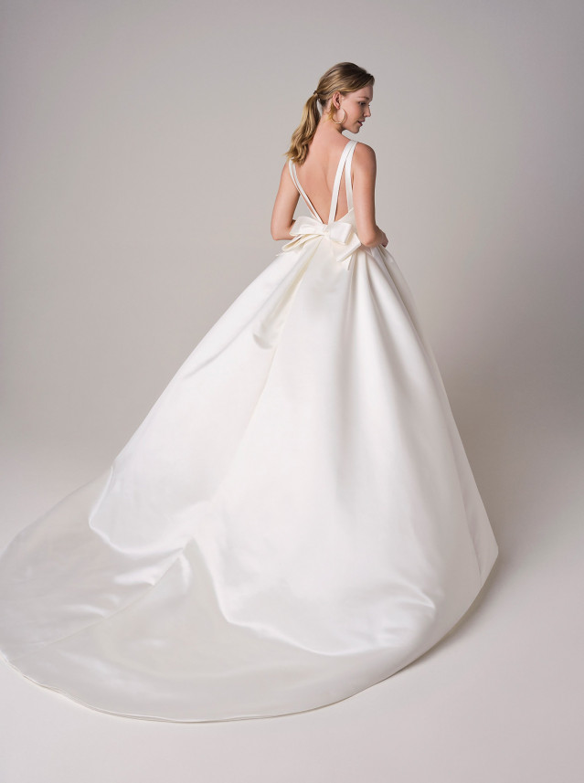 Brautkleid mit Schleife