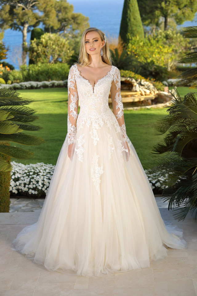 Brautkleid mit Spitze