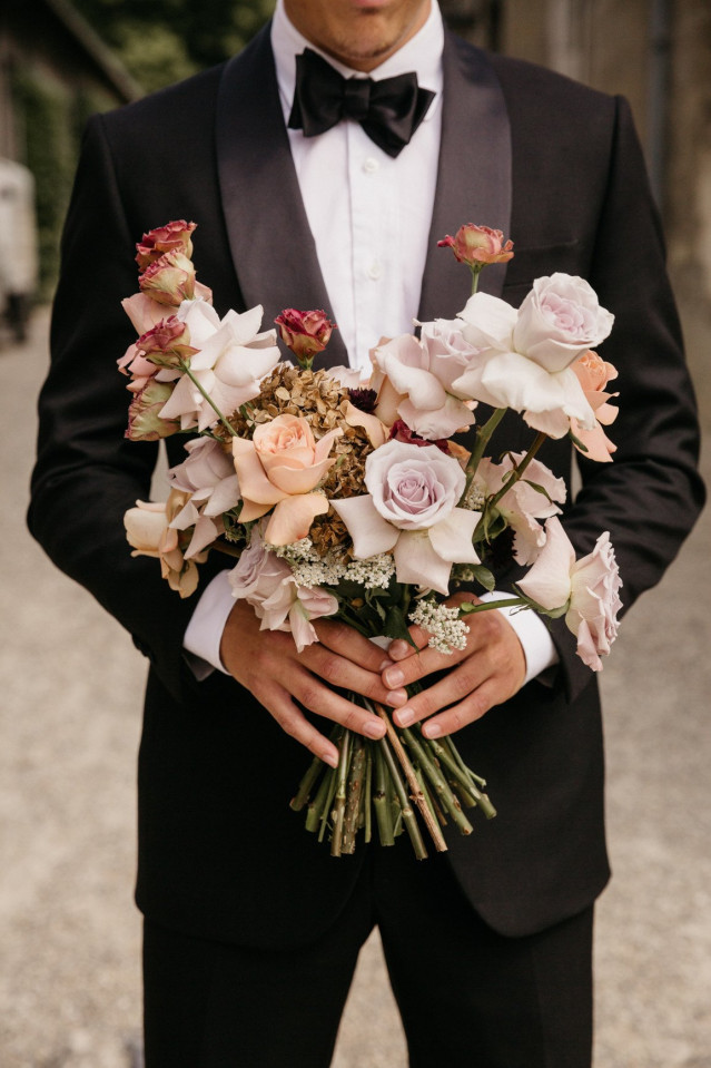 Brautstrauß mit Rosen