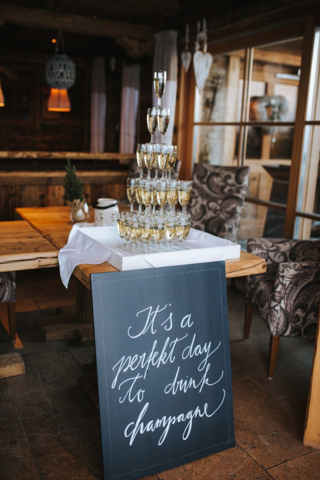 Champagner Turm und Schild