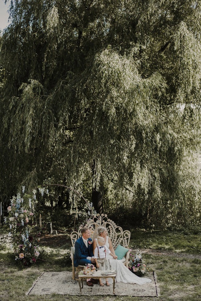 Bruidspaar tijdens de ceremonie