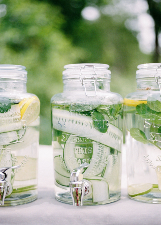 Erfrischende Drinks für das Heiraten im Sommer