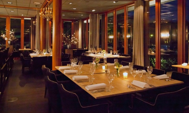 Restaurant bei Nacht