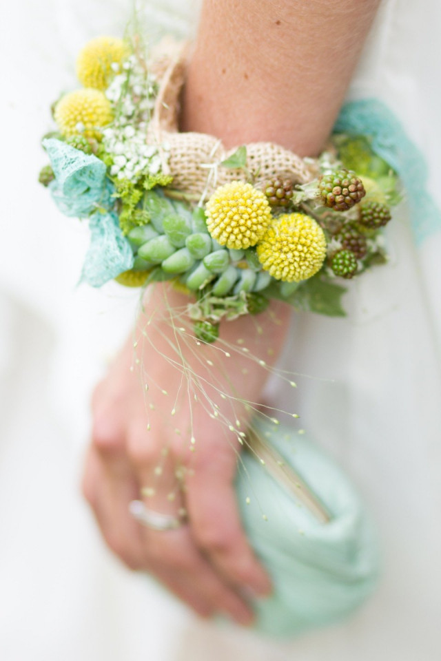 Blumenarmband