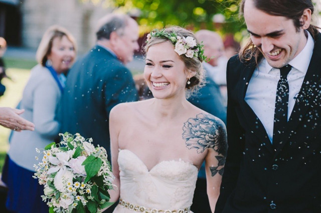 Braut mit Tattoo