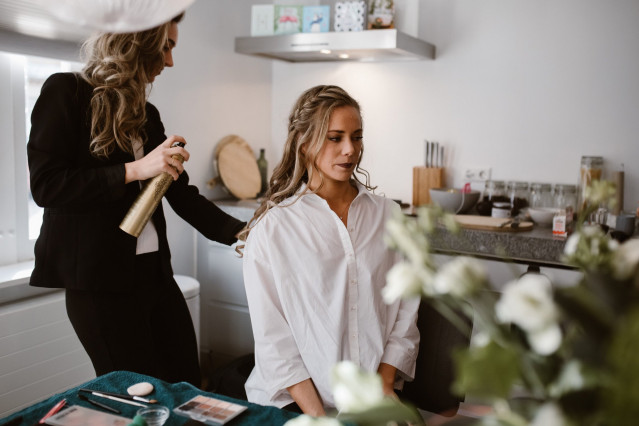 Braut wird gestylt